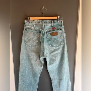 80s Wrangler Vintage Straight Jeans High Rise/High Waisted Light Blue Cowboy Cut